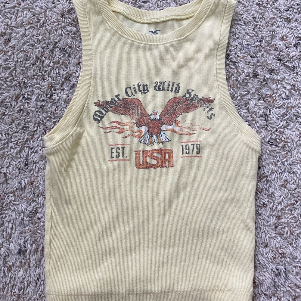 Hollister tank size: xs